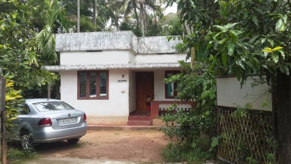 14.5 cents of Residential property with 2bhk house for immediate sale in aluva alangad.