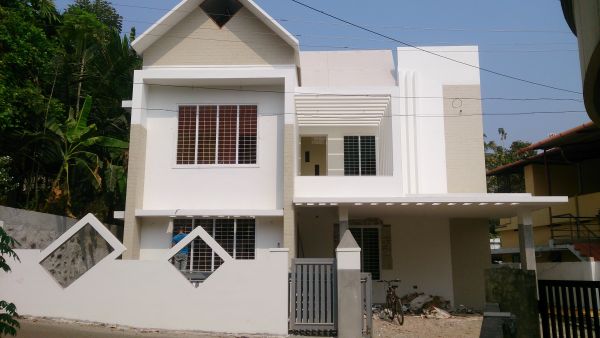 6cent 4bhk  house Kakkanadu ernakulam