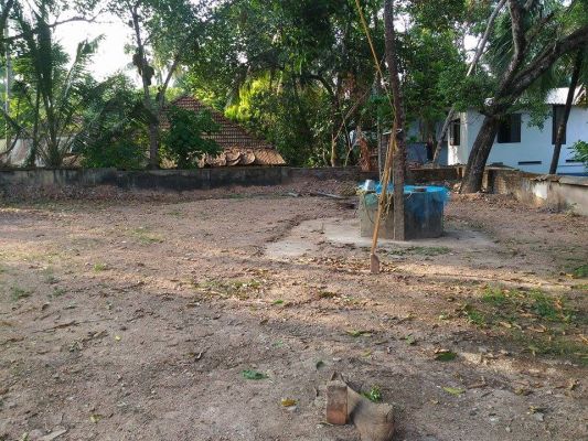 Thiruvananthapuram,Thycaud,Kannetumukku 14 cent house/commercial plot for sale