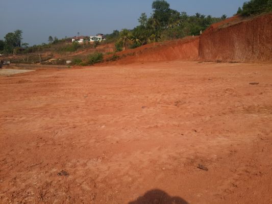 Residential land at pathapiriyam, edavanna