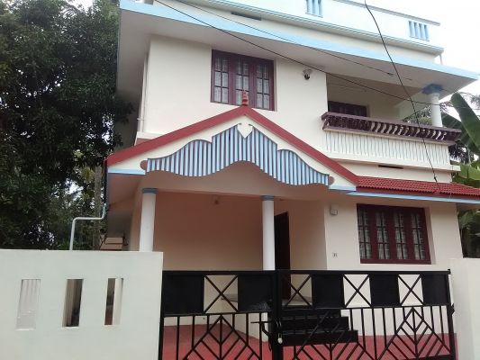 4 bed room independent house for rent near maradu police station