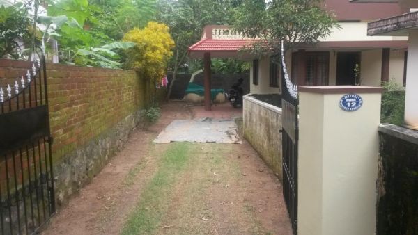 3bhk house at perumbavoor behind marthoma college