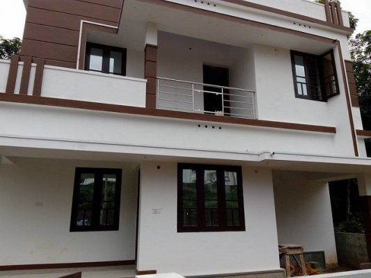 3.50 cent  , 1300 sq.ft , 3bhk  house in Thiruvankulam , Ernakulam .