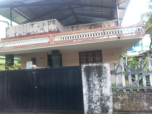 4 Cent , 750 sq.ft , 2bhk house in Eroor , Ernakulam .