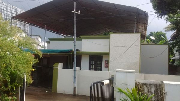 Aluva, Independent house available for rent.