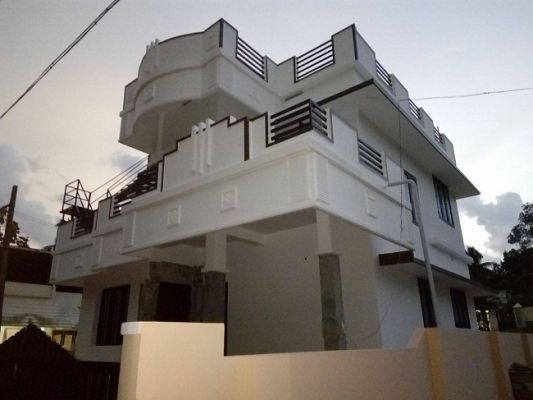 4   cent , 1300 Sq.ft , 3bhk house in Udayamperoor , Thrippunithura .