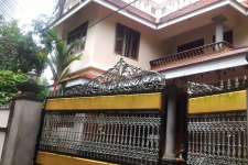 Well constructed 04 BHK home, in 5 cent in ernakulam