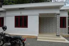 New house at Koothattukulam for sale.