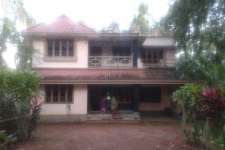 2600sqft ,23 cents house in pazhunana at 70 lakhs