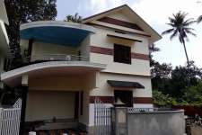 3.500cent , 1500 sq.ft , 3bhk house in Chottanikkara .