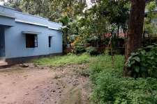 9 cent land with old house in Thrippunithura , Ernakulam .