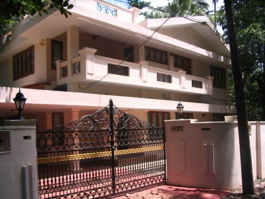 6 BHK house in 15 cents near Desabhimani kaloor, Ernakulam