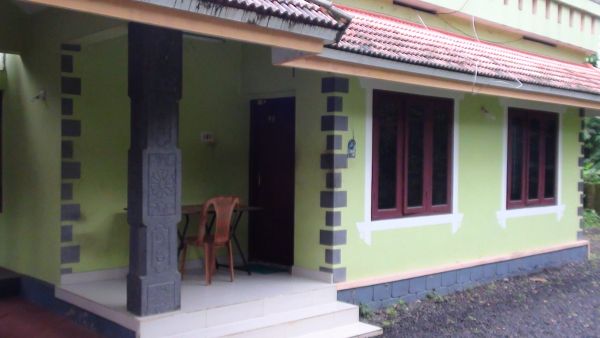 8.5 cents of land with 3  bedroom house 10 km from Nedumbassery International Airport