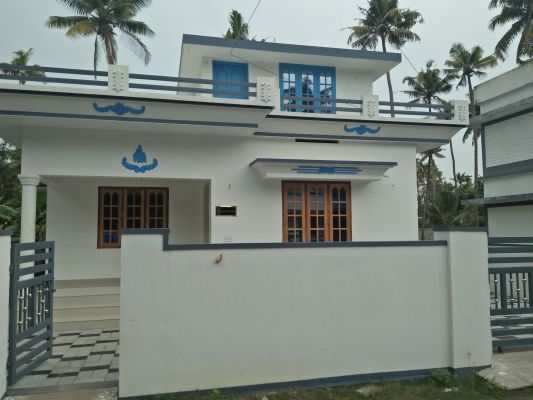 5 cent 1000 sqr ft house sale in manakkapady . N paravoor