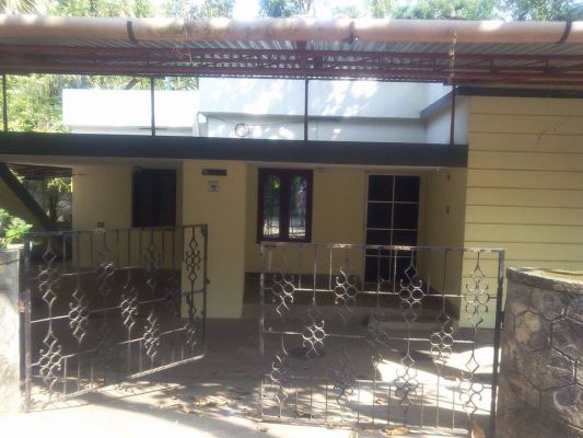 an old house for rent in thrippunithura