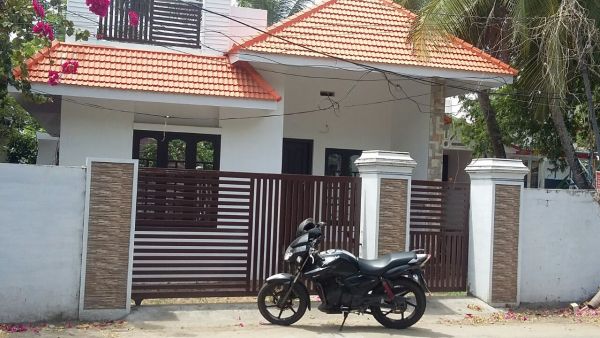 4.5cent house and plot in papangamukku cochin