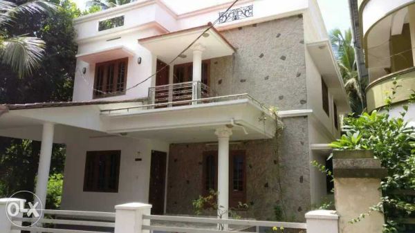 HOUSE For sale at Island avenue Near Lenin Nagar Deshabimani