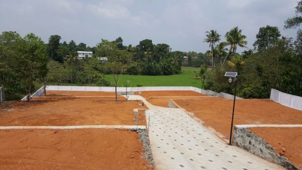 VC1- 4,5,cent house plots in kizhakkambalam