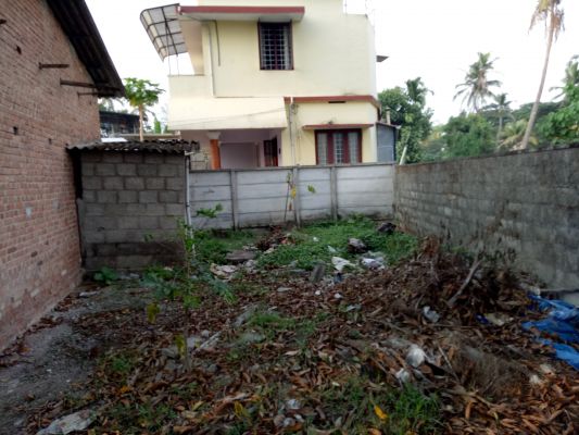 5 cents of land in Vyttila - Chalikkavattom