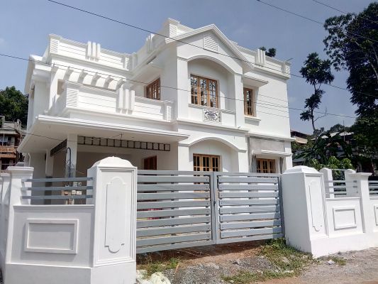 6 cent 2000 sqft 4 bhk house in Mulanthuruthy