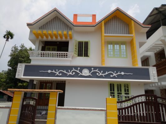 3.5 cent 1650 sqft house in Tthripunithura-Udayamperoor