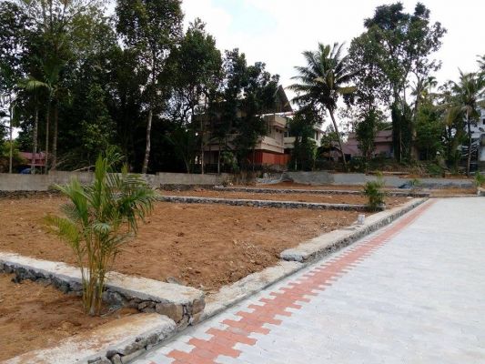 4,5,6,10 cents of house plots in Thrippunithura-Kureekad