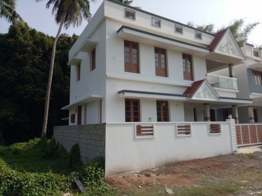 3 cent, 1600 sqft, 3 bhk house in Thrippunithura-Udayamperoor