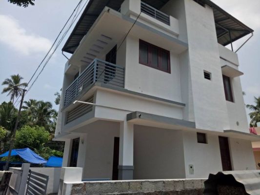 2 cent 1100 sqft 2 bhk house in Thrippunithura-Maradu