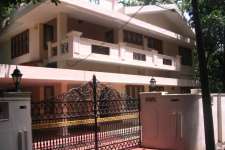 6 BHK house in 15 cents near Desabhimani kaloor, Ernakulam