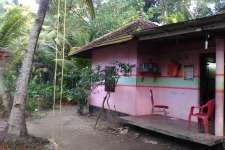 7cent with house in Karunagappally