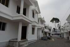 4 cent  1500 sq.ft villas in Chottanikara – Eruveli