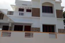 VC34 4.5 cent 1650 sqft house in Udayamperoor Mulanthuruthy