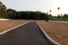 4,5,6,10 house plots in Mulanthuruthy Town