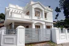 6 cent 2000 sqft 4 bhk house in Mulanthuruthy