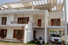 6 cent, 3500 sqft, 4 bhk house in Thripunithura