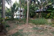 9.5 cents of land in Poonithura-Maradu