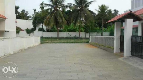 5.25 cent premium plot in a luxurious villa enclave in Aluva.