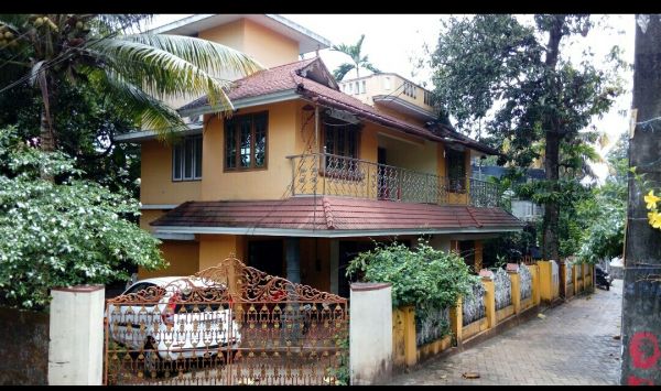 10 cent land and a 2400 sqft house at Ambattukavu, aluva