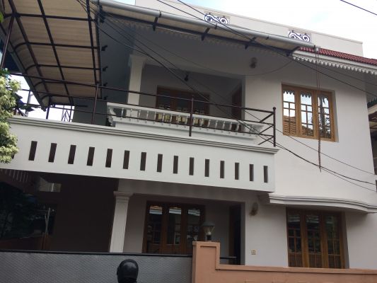 3BHK house for rent /lease immediately at Thripunithura