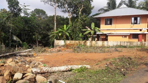 13 cents of land in mulanthuruthy for sale