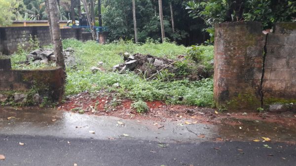 70 cent land for sale in venjaramood ponnambi road Trivandrum...