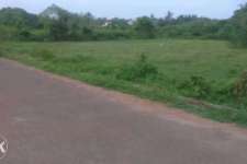 5 cent of land in the heart of irinjalakuda,near bypass road .(no broker's) URGENT SALE