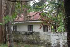 12.5 CENTS OF PRIME LAND AND A SMALL HOUSE FOR SALE IN THE HEART OF TRICHUR RAMAVARMAPURAM