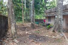 23 cents with concreted house in moolamkulam, chingavanam kottayam