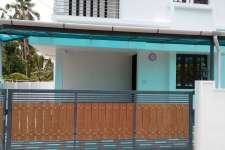 4 cent 1250 sqft 3 bhk house in Mulanthuruthy